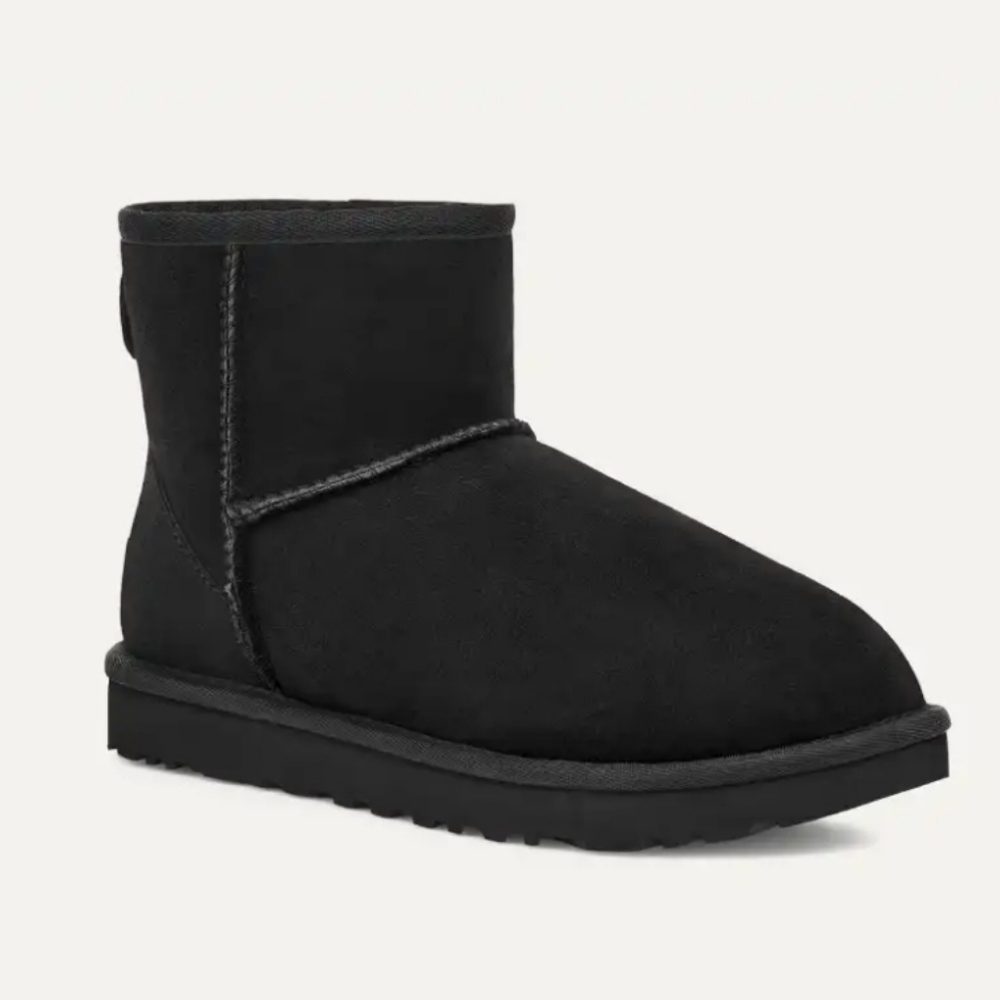 SOLD! NEW UGG Classic Short Suede Water-Repellent Black Boot Size8🖤 👢 - Picture 2 of 10